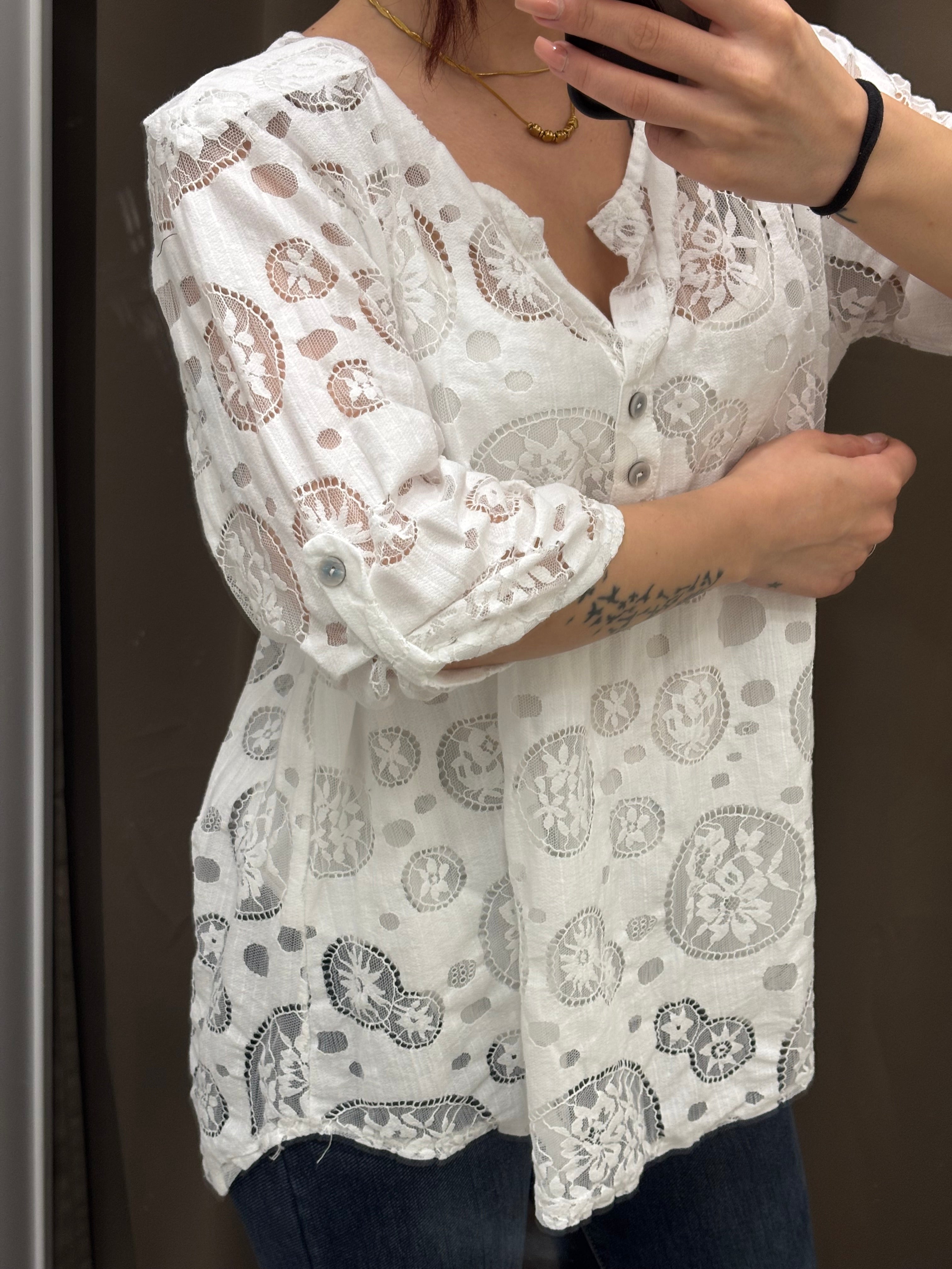 Maglia morita con canotta  sotto